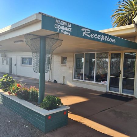 Motel Riverina Leeton Екстериор снимка