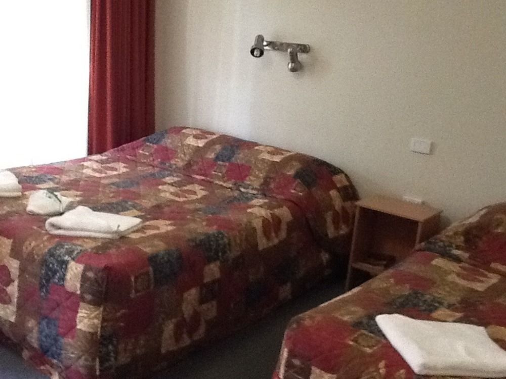 Motel Riverina Leeton Екстериор снимка