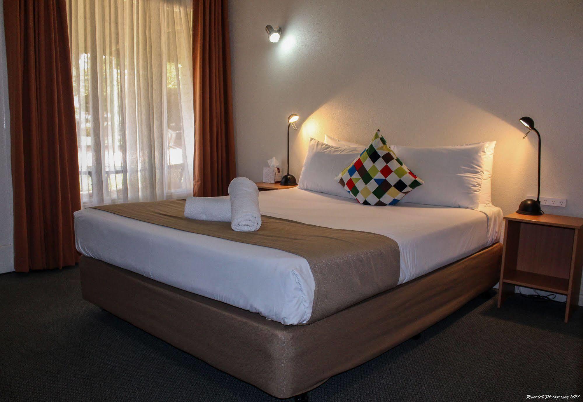 Motel Riverina Leeton Екстериор снимка