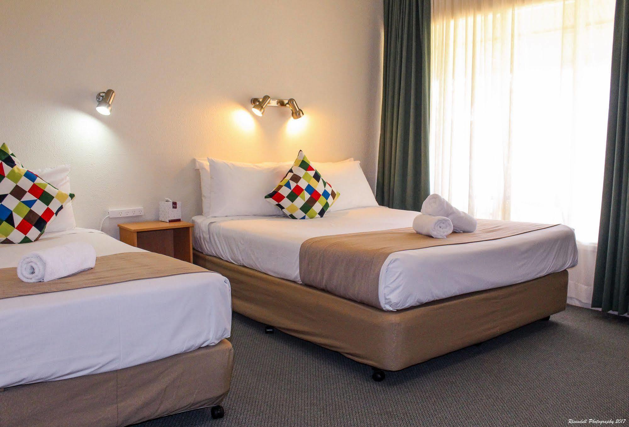 Motel Riverina Leeton Екстериор снимка