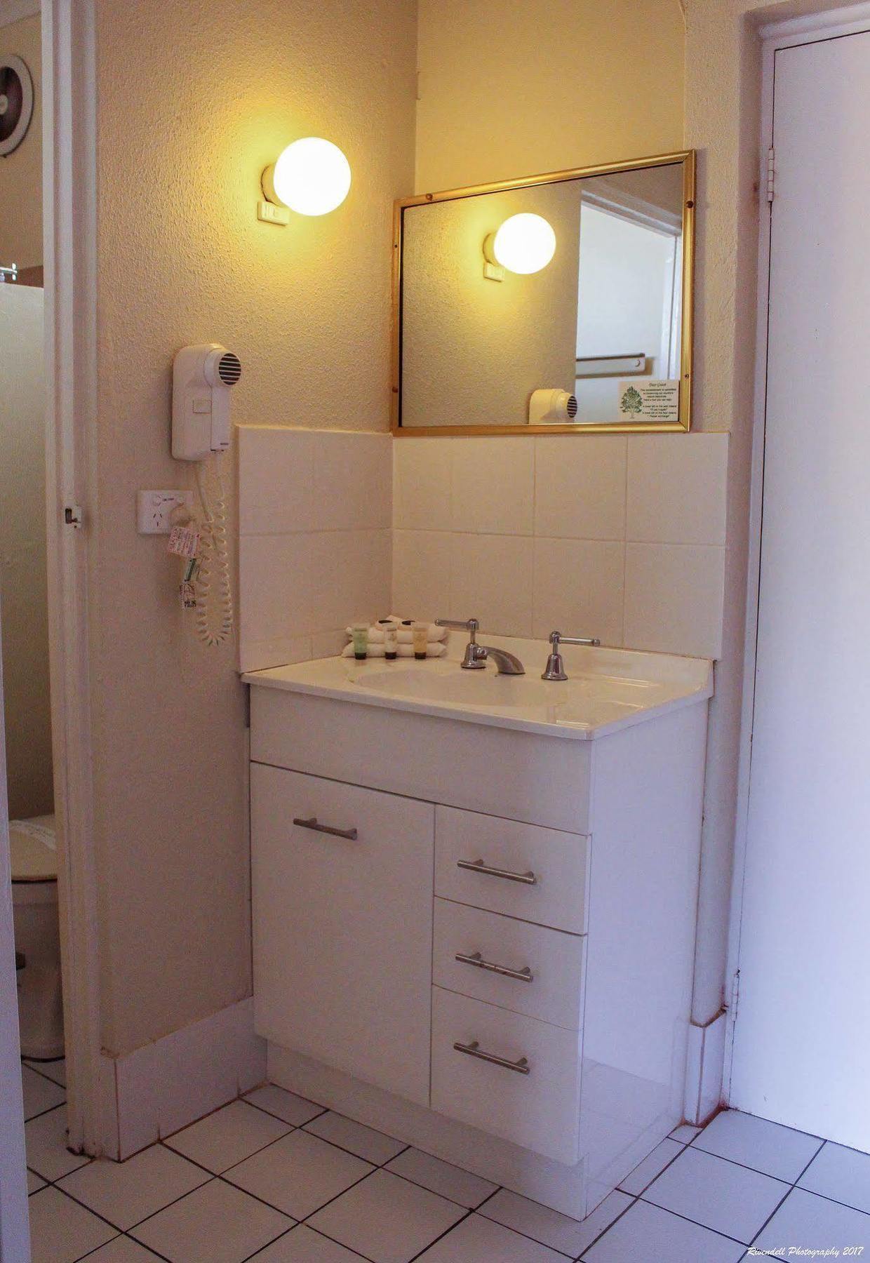 Motel Riverina Leeton Екстериор снимка