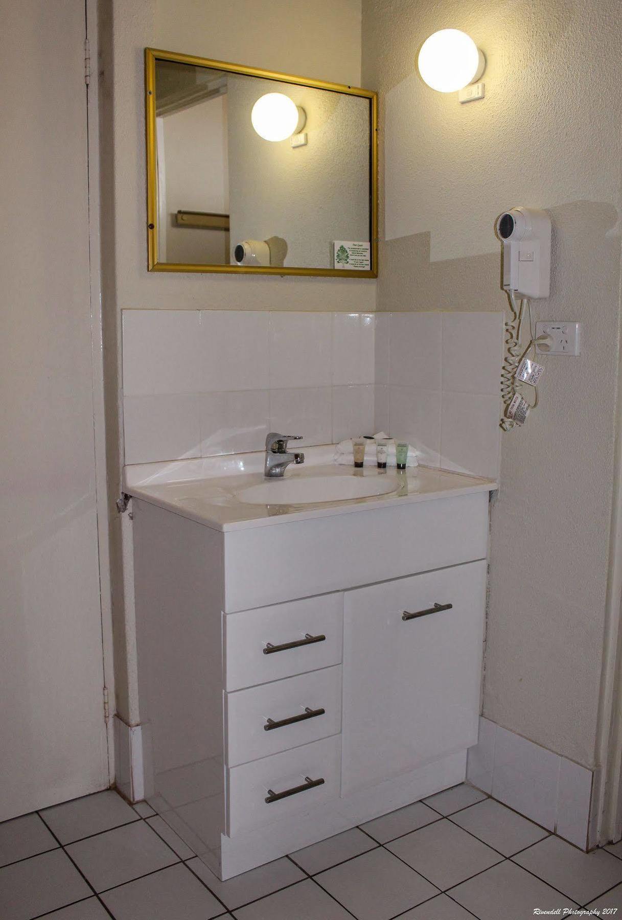 Motel Riverina Leeton Екстериор снимка