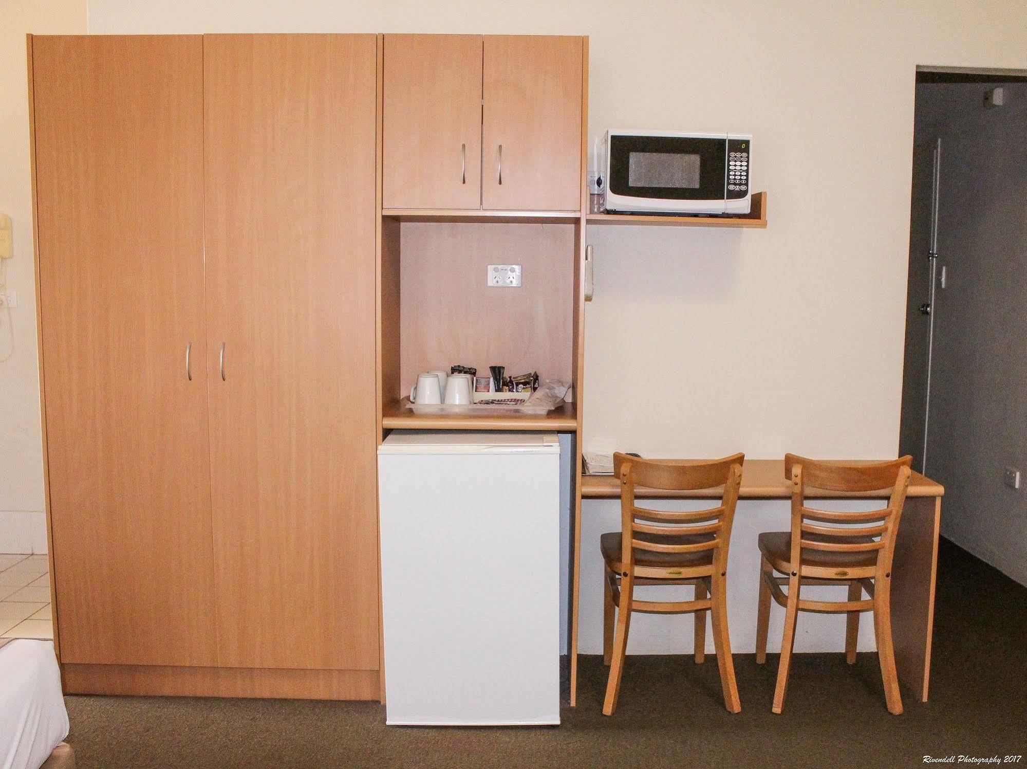Motel Riverina Leeton Екстериор снимка
