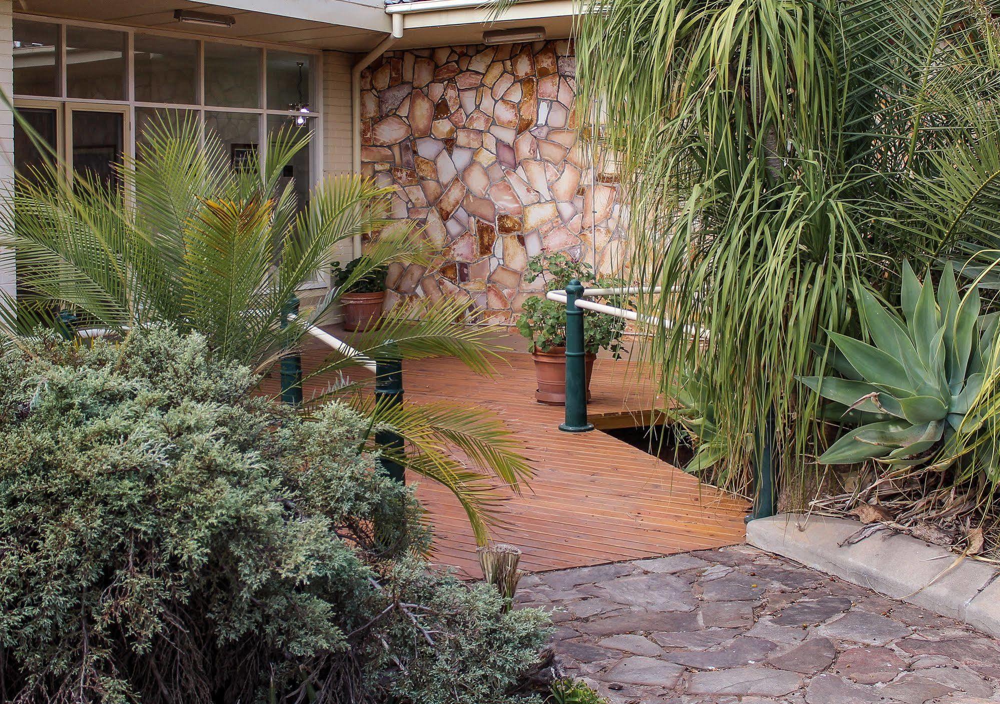 Motel Riverina Leeton Екстериор снимка