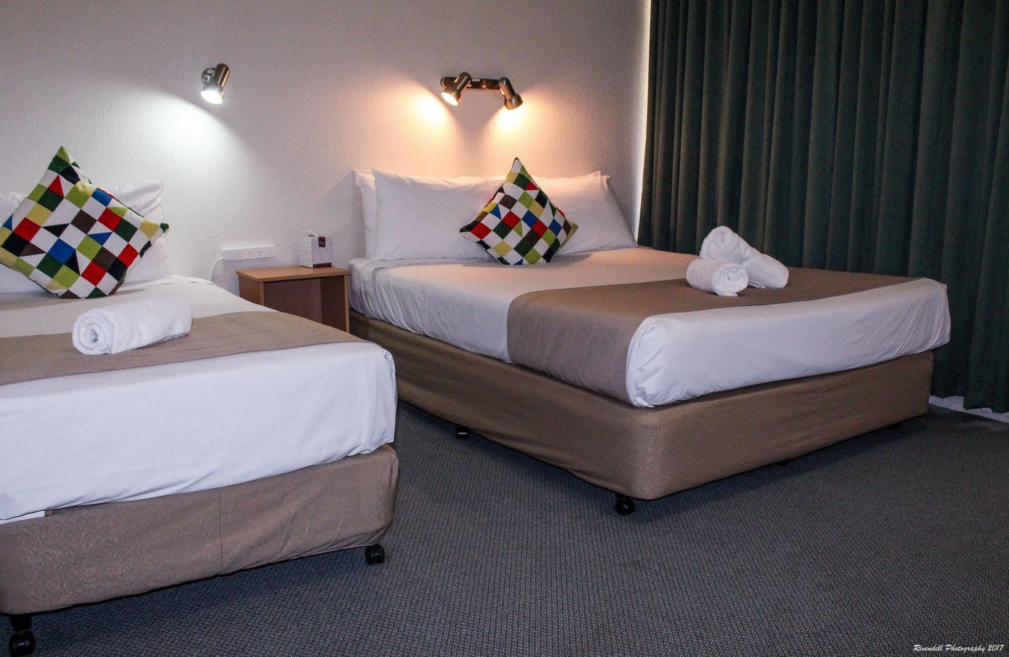 Motel Riverina Leeton Екстериор снимка