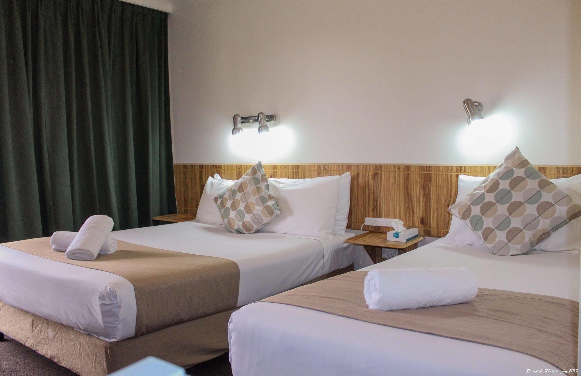 Motel Riverina Leeton Екстериор снимка