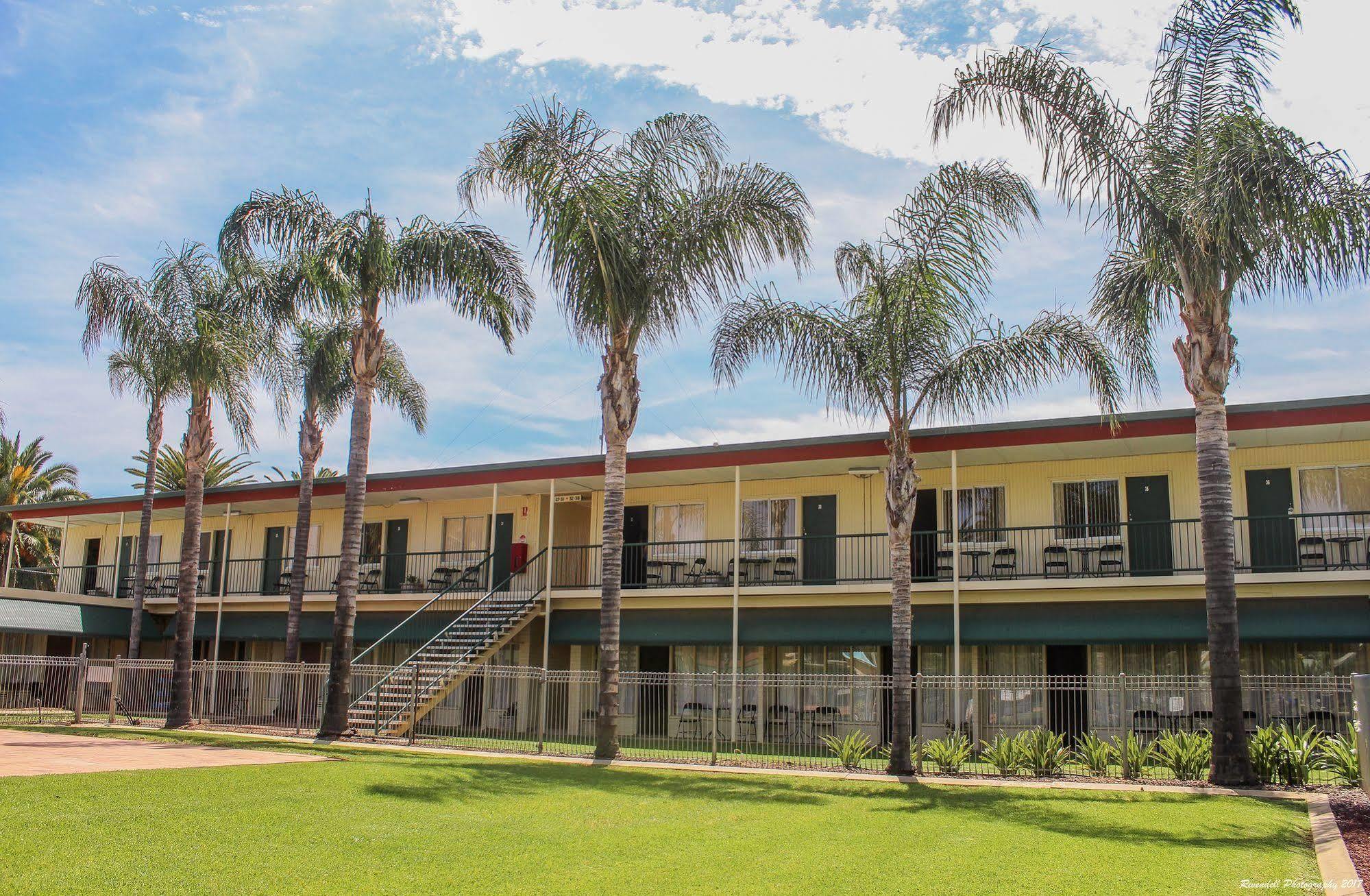 Motel Riverina Leeton Екстериор снимка